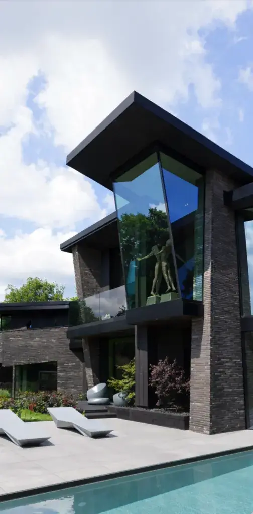 High-end modern residential property featuring large-format luxury surfaces supplied by Aura Surfaces